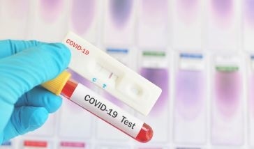Испания ще изисква отрицателни PCR тестове за пристигащите от рискови страни